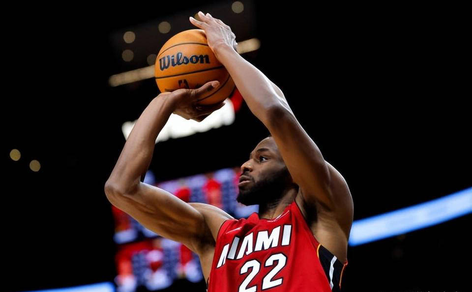 迈阿密热火迎全明星赛关键赛,转会期扳平良机,目标明确,身体对抗强度拉满 迈阿密热火迎全明星赛关键赛,转会期扳平良机,目标明确,身体对抗强度拉满