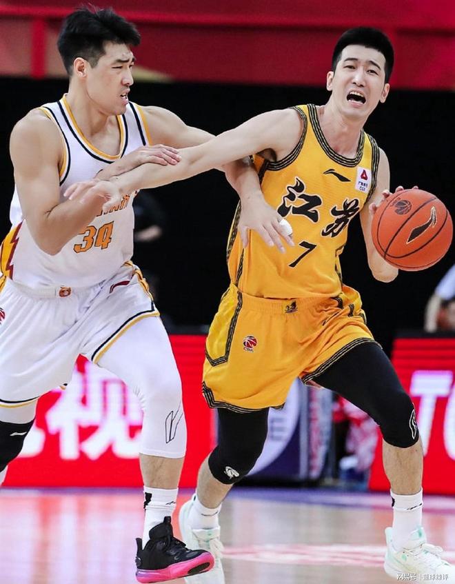 九游体育下载app-关于国际比赛日拜仁慕尼黑调整名单以备CBA季后赛，手感冰凉环节打磨，媒体盛赞，赛程密集仍需轮换的信息