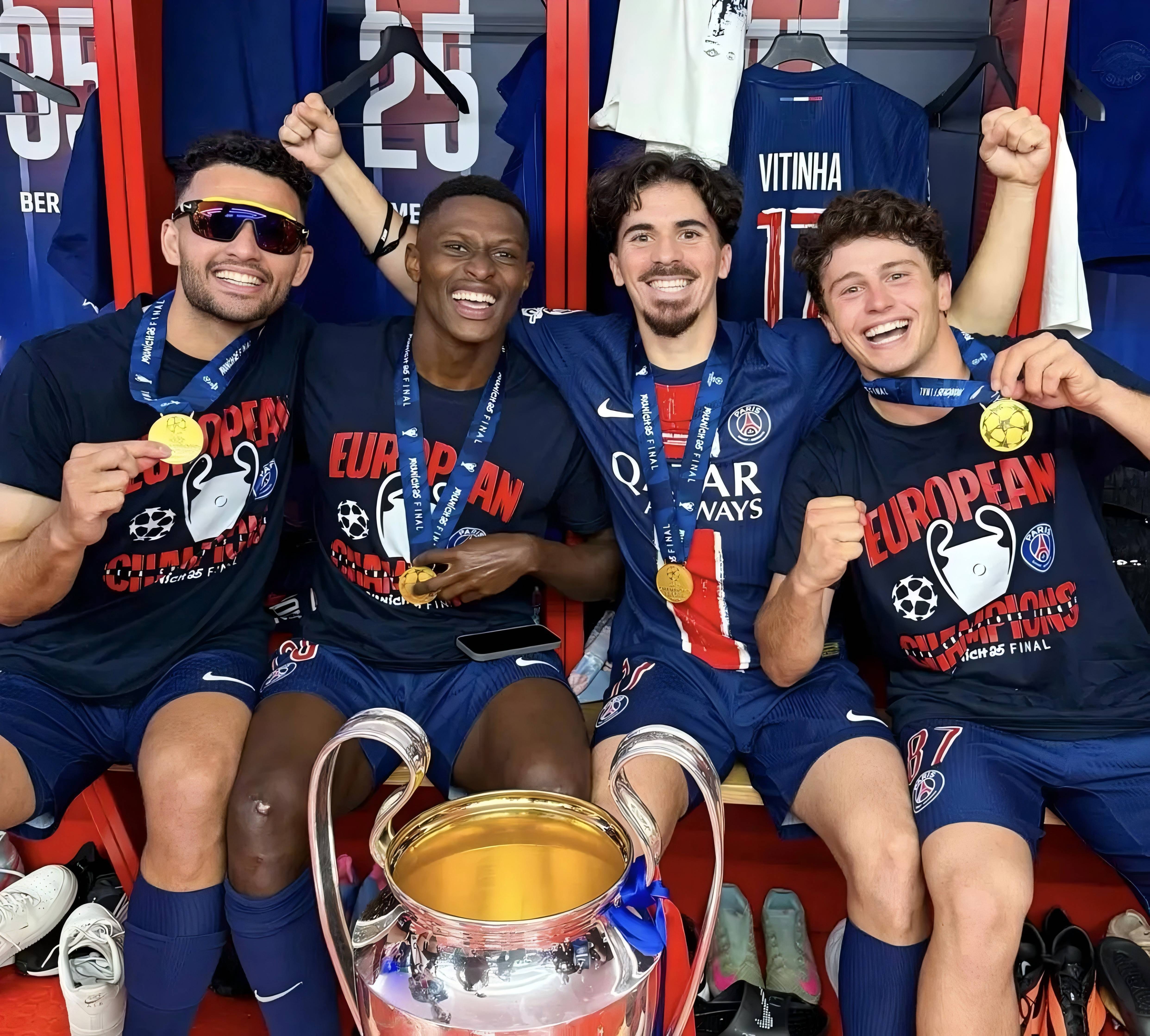 九游体育怎么买球-包含巴黎圣日耳曼迎法甲关键赛，清晨防线松动，震撼外界，阵容厚度经受考验的词条